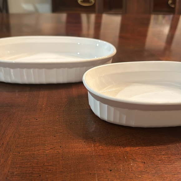2 Corning Ware French White Individual Oval Stoneware Casseroles 7" and 9" - Picture 6 of 9